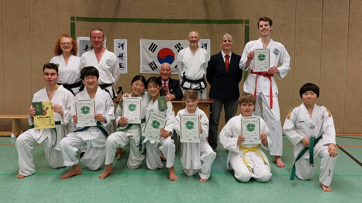 Gruppenbild von Taekwon-Do-Prüfung März 2026